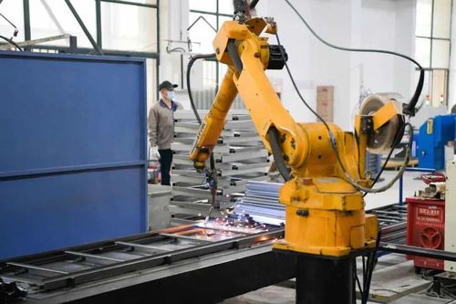 江宁节日不打烊，企业生产加速跑——高效广告设计助力品牌腾飞